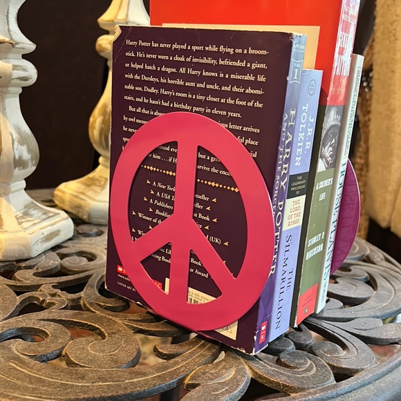 Pink Peace Sign Book Ends - Picture 3 of 5